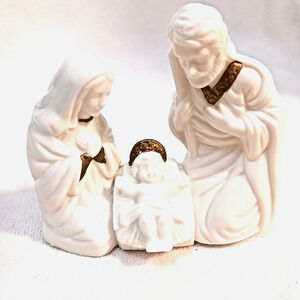 Nativity Baby Jesus Mother Mary Joseph Porcelain 4.5" IVORY One Piece Vintage